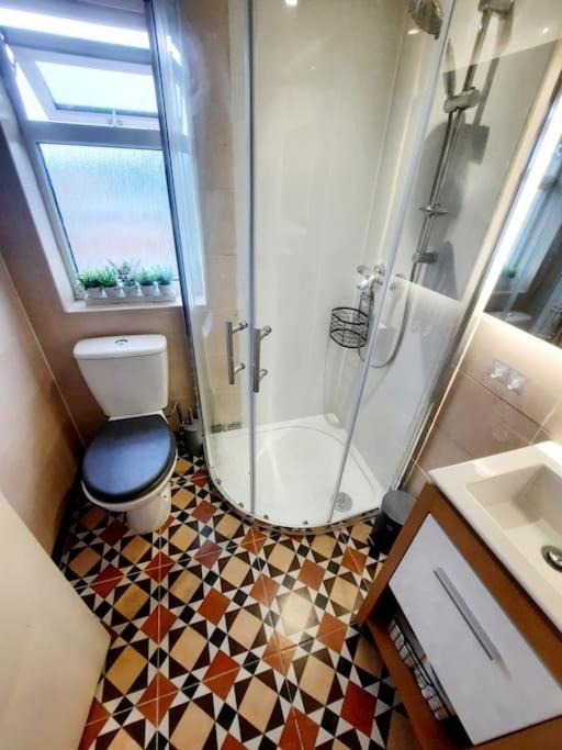 Alross Studio Flat / Private Bathroom Лондон Экстерьер фото
