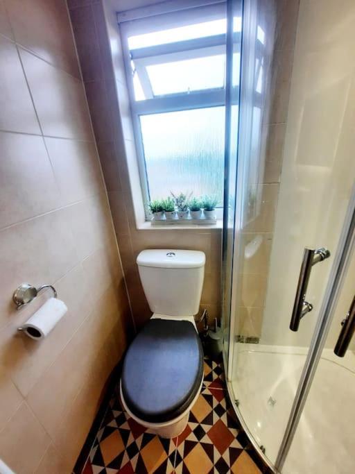Alross Studio Flat / Private Bathroom Лондон Экстерьер фото