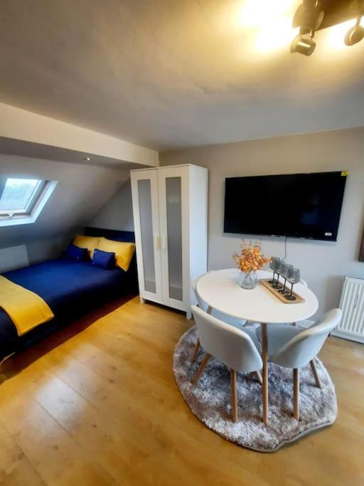 Alross Studio Flat / Private Bathroom Лондон Экстерьер фото