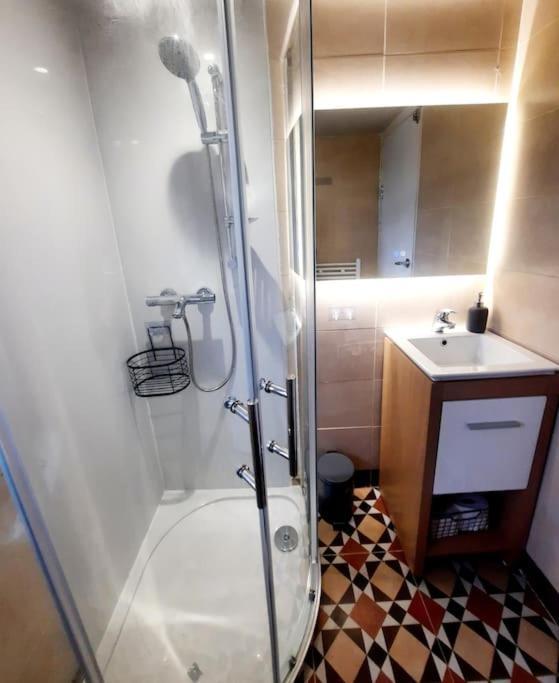 Alross Studio Flat / Private Bathroom Лондон Экстерьер фото
